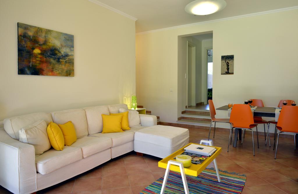 Exciting Beach Villa Charneca  Quarto foto