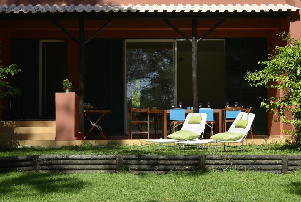 Exciting Beach Villa Charneca  Quarto foto
